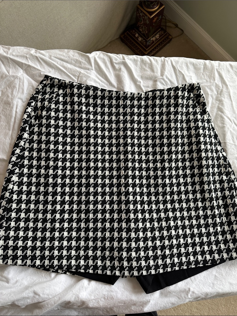 CAbi Black & White Houndstooth A-Line Skort